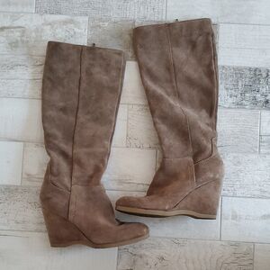 Nine West Women's 7.5 Tan Suede Wedge Boots